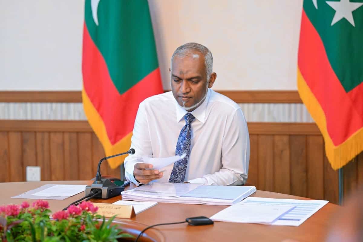 އަދަދު ނޫހުގެ ސީއީއޯ ފިޔާޒުއަށް ރައީސް އިންޒާރުދިން ކަމަށް ބުނެ ފުލުހަށް
