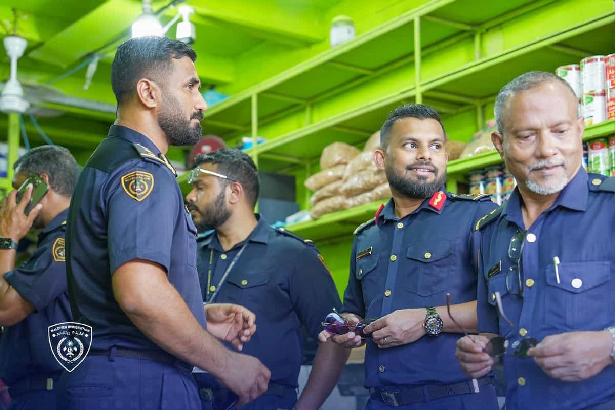 ބިދޭސީއަކު ދޫކޮށްލަން ޝައްމާން އަމުރުކުރި، އަދި ބައި މިލިއަން ރުފިޔާ ނެގި: ފުލުހުން