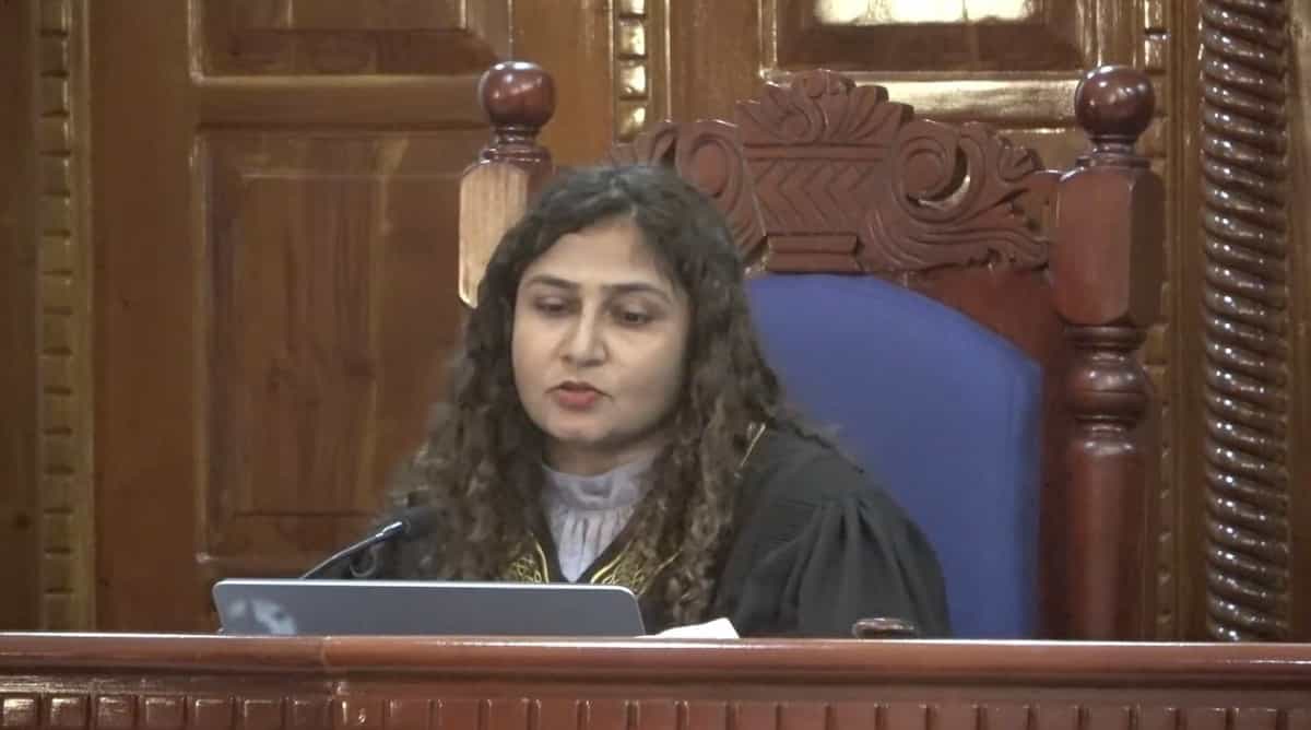 ފަނޑިޔާރު އަޒްމިރާލްދާގެ ދިފާއުގައި 28 ހެއްކެއް ހުށަހަޅައިފި