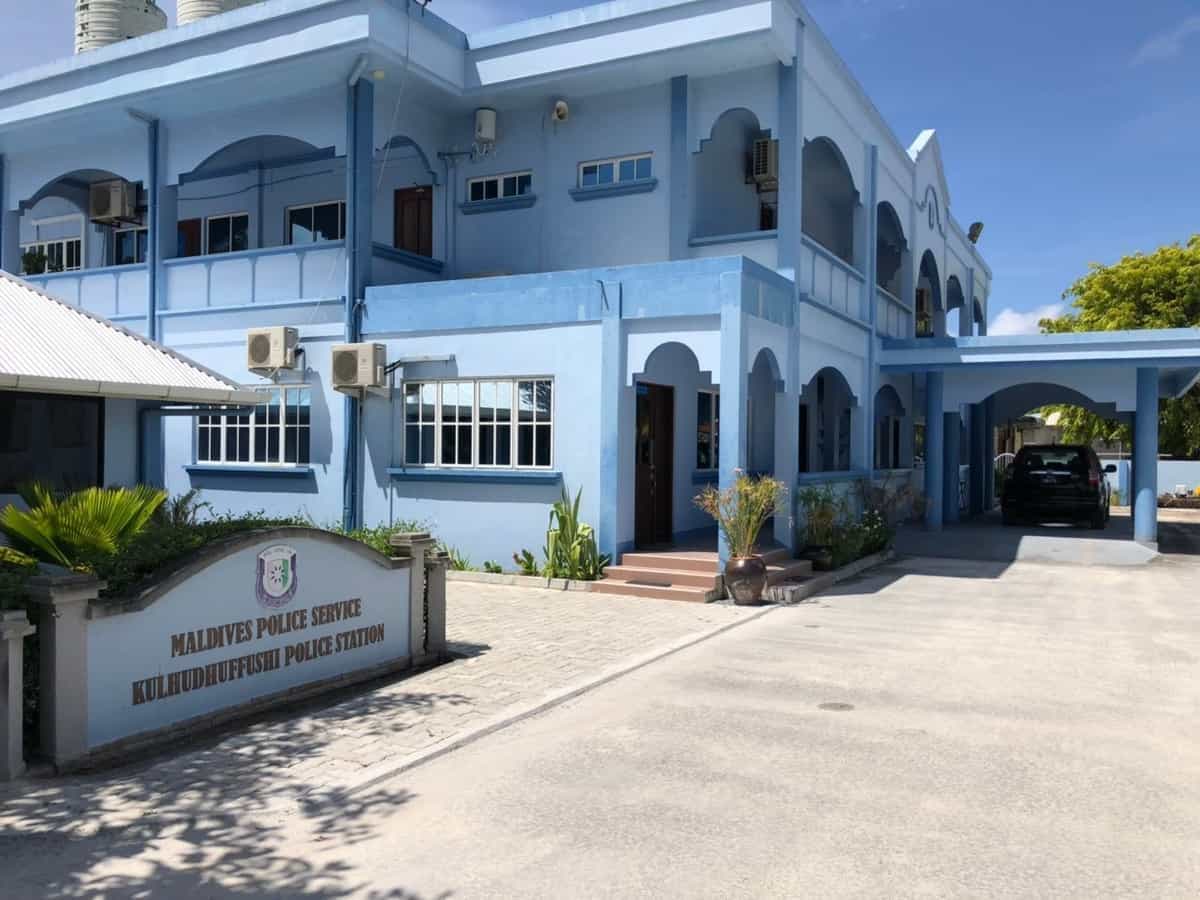 ފުލުހުންގެ ބަންދުގައި ހުރި މީހަކު އަމިއްލައަށް މަރުވާން މަސައްކަތް ކޮށްފި